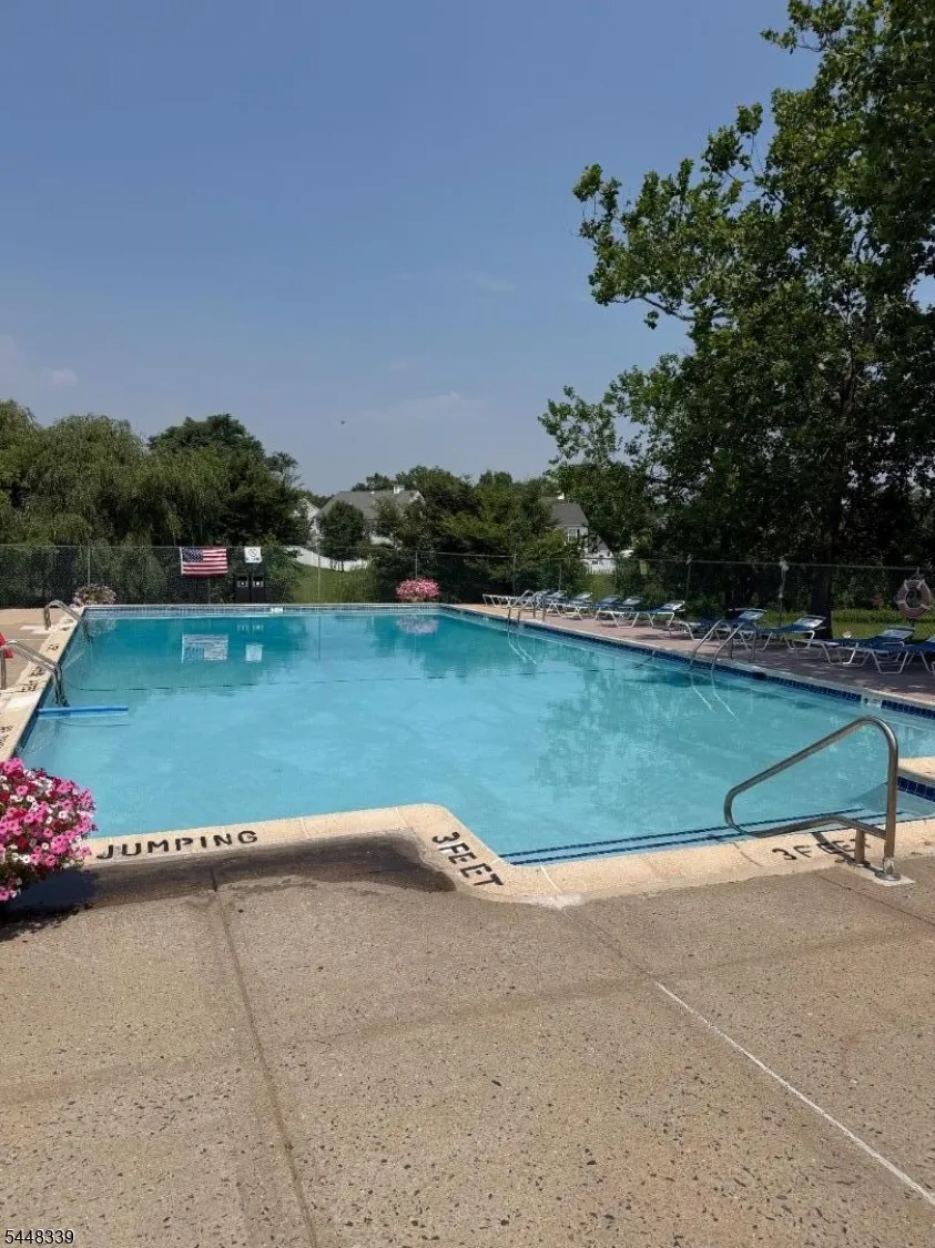 380 Lancaster Ct Piscataway, NJ 08854