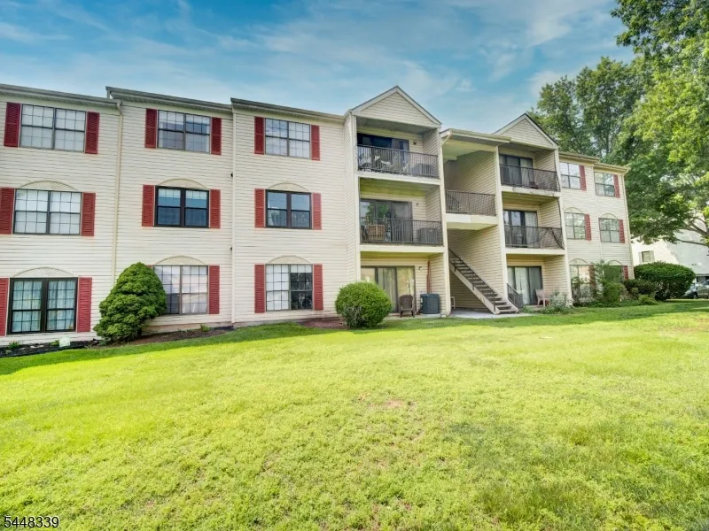 380 Lancaster Ct Piscataway, NJ 08854