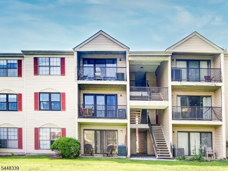 380 Lancaster Ct Piscataway, NJ 08854