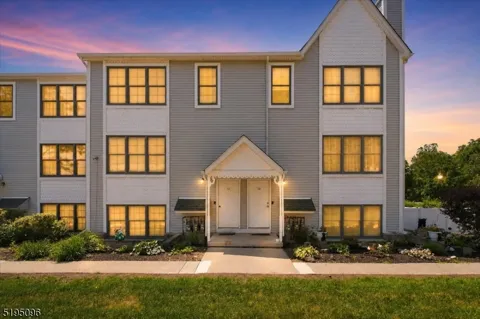 52 Burlington Ct #52 Unit 52