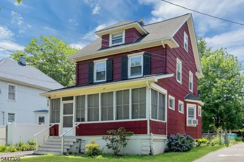 434 E 3Rd Ave Roselle, NJ 07203