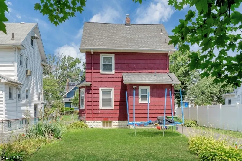 434 E 3Rd Ave Roselle, NJ 07203