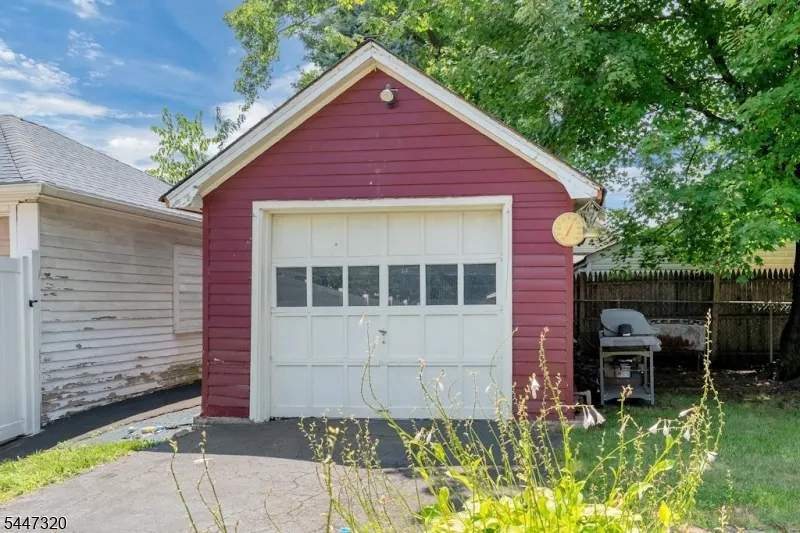 434 E 3Rd Ave Roselle, NJ 07203