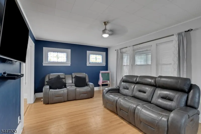 434 E 3Rd Ave Roselle, NJ 07203