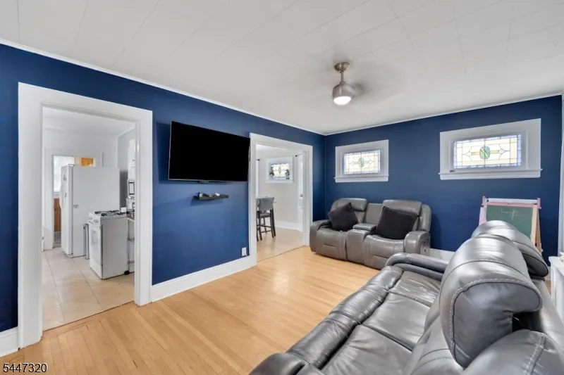 434 E 3Rd Ave Roselle, NJ 07203
