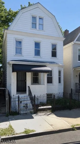 832 S 15Th St