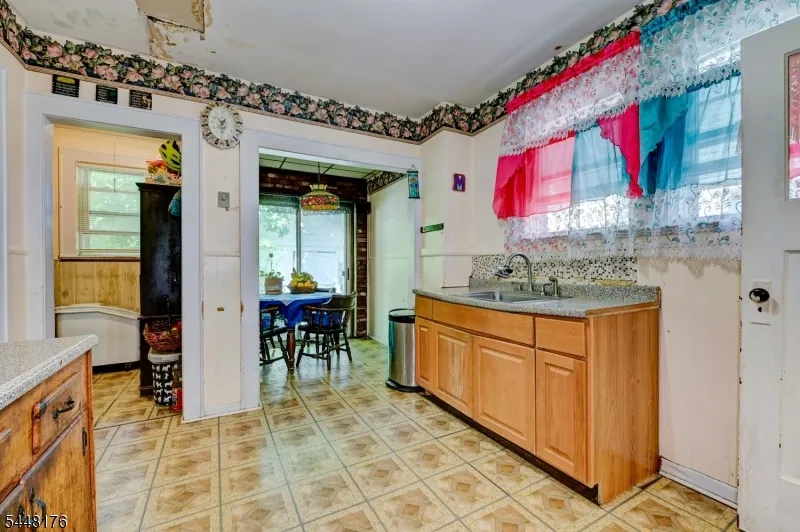 47 BOYDEN PKWY Maplewood, NJ 07040