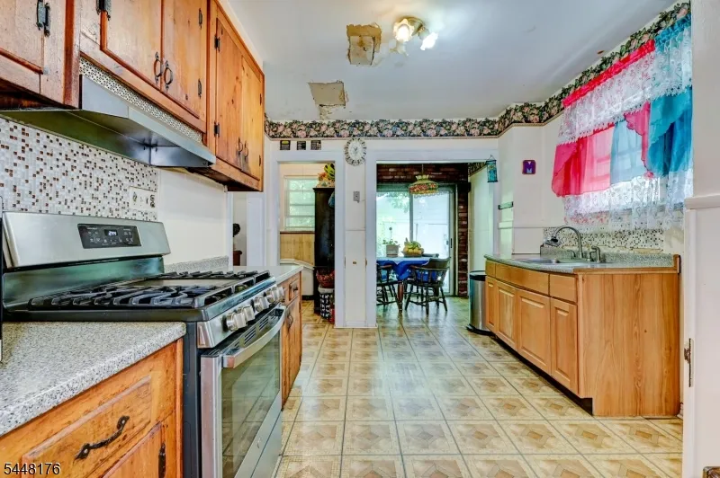 47 BOYDEN PKWY Maplewood, NJ 07040
