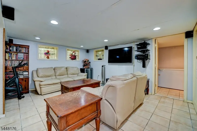 47 BOYDEN PKWY Maplewood, NJ 07040