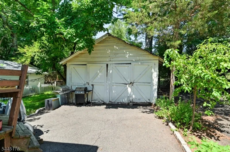 47 BOYDEN PKWY Maplewood, NJ 07040