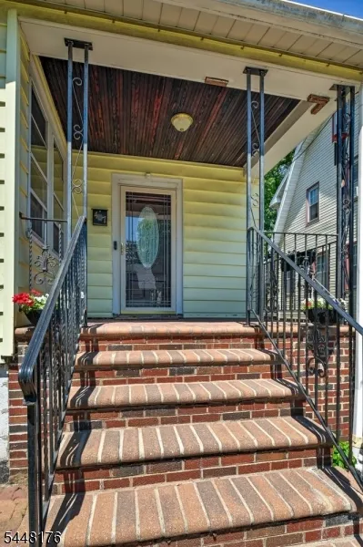 47 BOYDEN PKWY Maplewood, NJ 07040