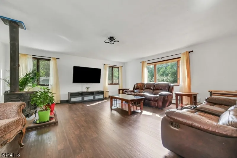 380 Ringwood Ave Wanaque, NJ 07465