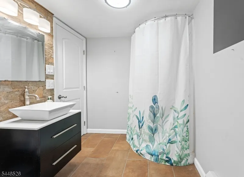 206 Mortimer Ave Rutherford, NJ 07070