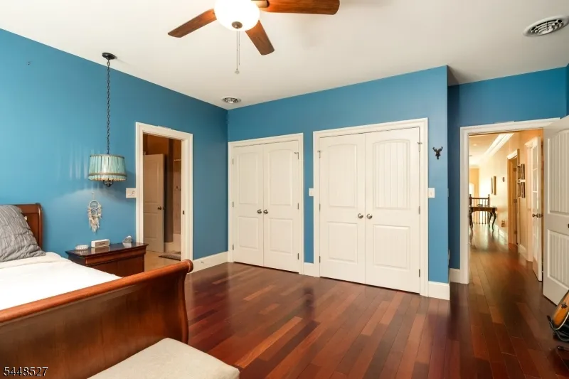 12 Mountain View Ct Ewing, NJ 08628