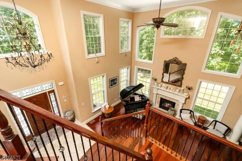 12 Mountain View Ct Ewing, NJ 08628