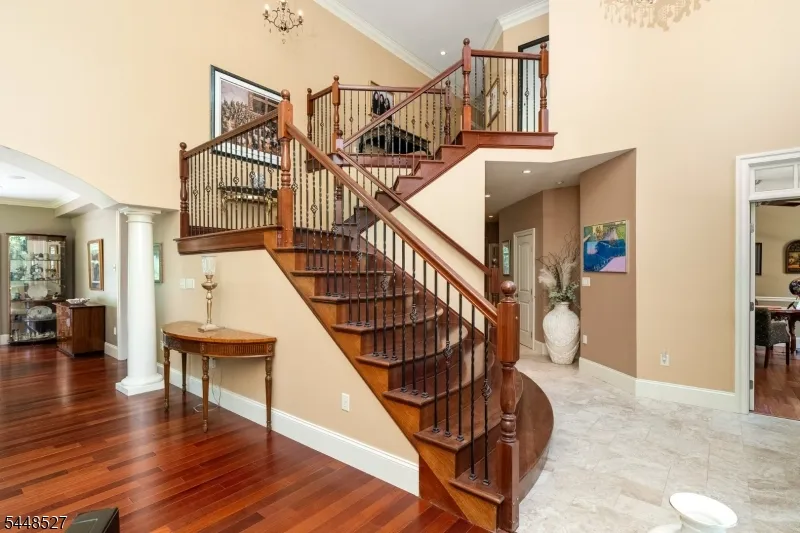 12 Mountain View Ct Ewing, NJ 08628
