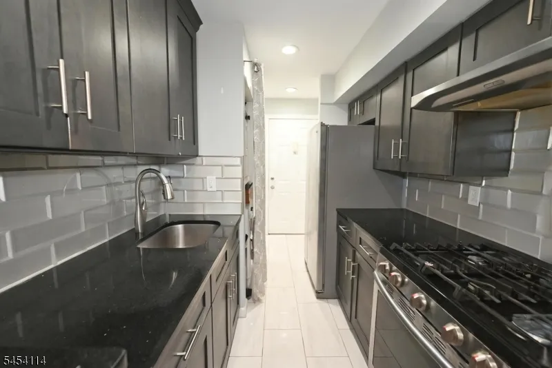 3905 Balsam Way Bernards, NJ 07920