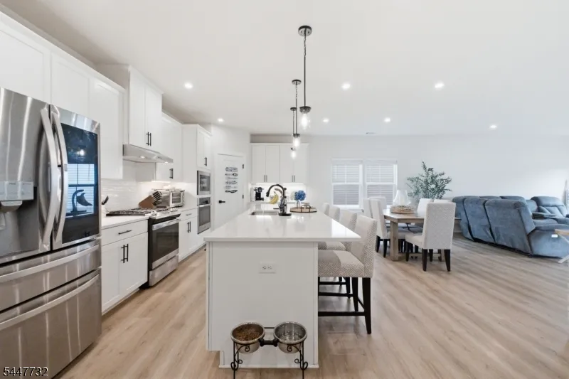 5 Harris Hawk Rd Washington, NJ 07882