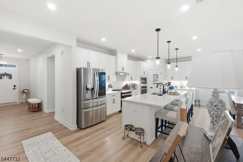 5 Harris Hawk Rd Washington, NJ 07882