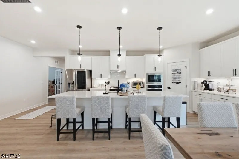 5 Harris Hawk Rd Washington, NJ 07882