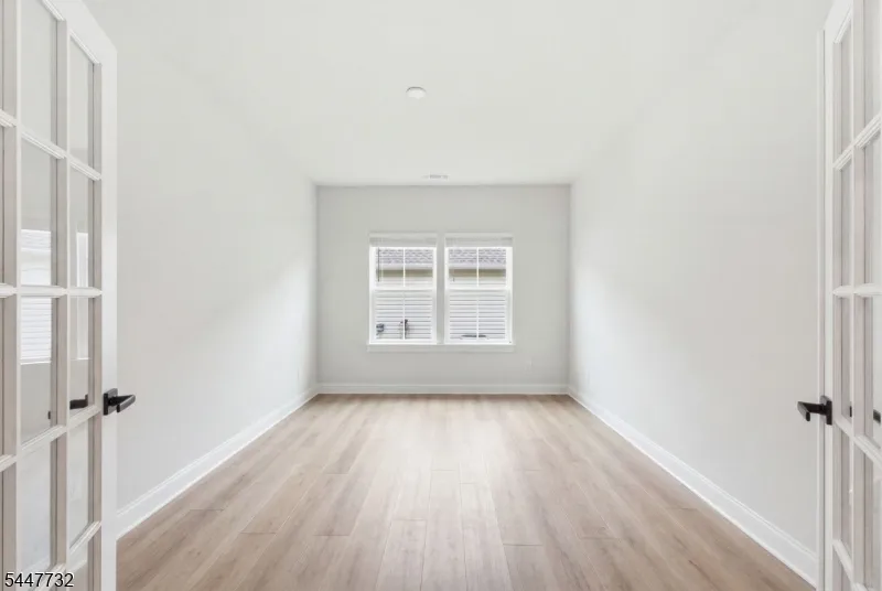 5 Harris Hawk Rd Washington, NJ 07882