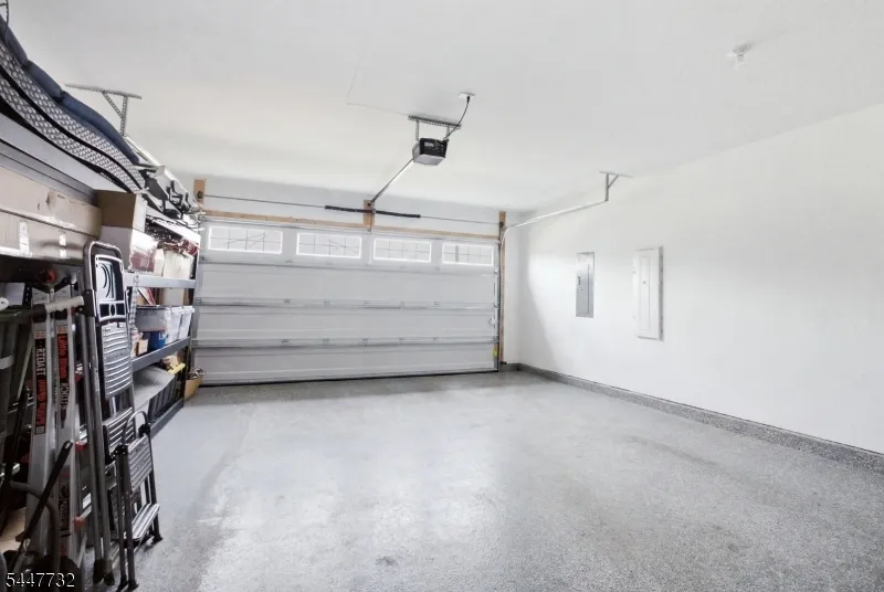 5 Harris Hawk Rd Washington, NJ 07882