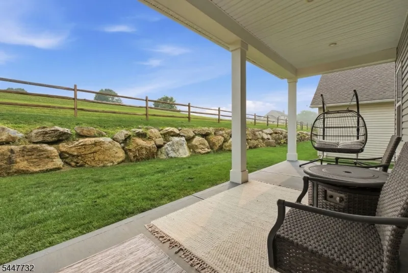 5 Harris Hawk Rd Washington, NJ 07882
