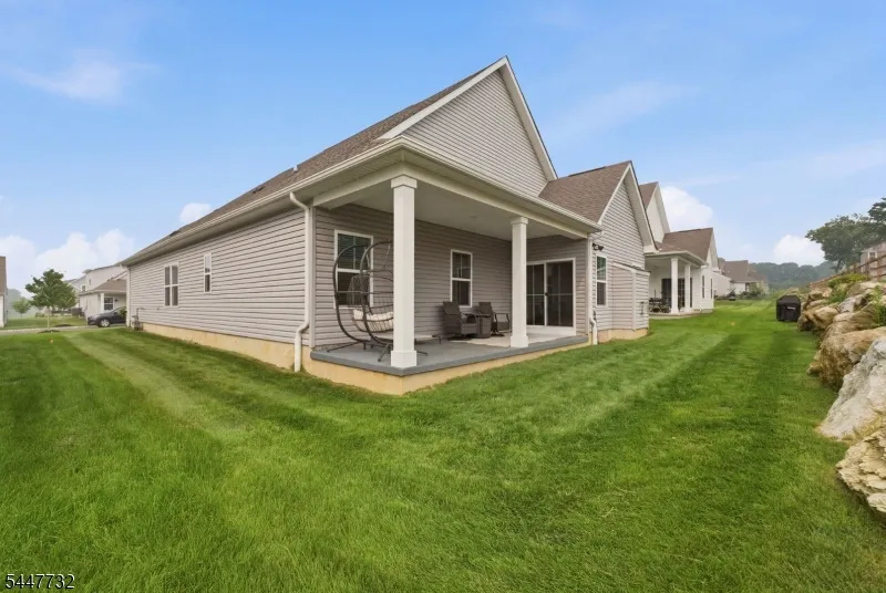 5 Harris Hawk Rd Washington, NJ 07882