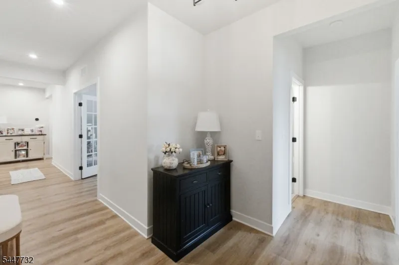 5 Harris Hawk Rd Washington, NJ 07882