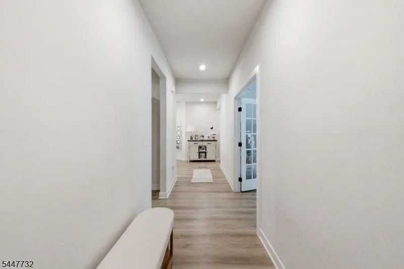 5 Harris Hawk Rd Washington, NJ 07882
