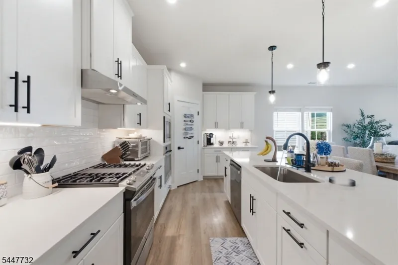 5 Harris Hawk Rd Washington, NJ 07882