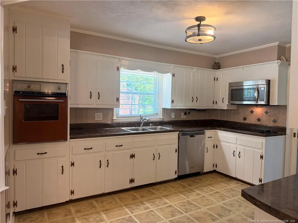 516 E 2nd Avenue Red Springs, NC 28377