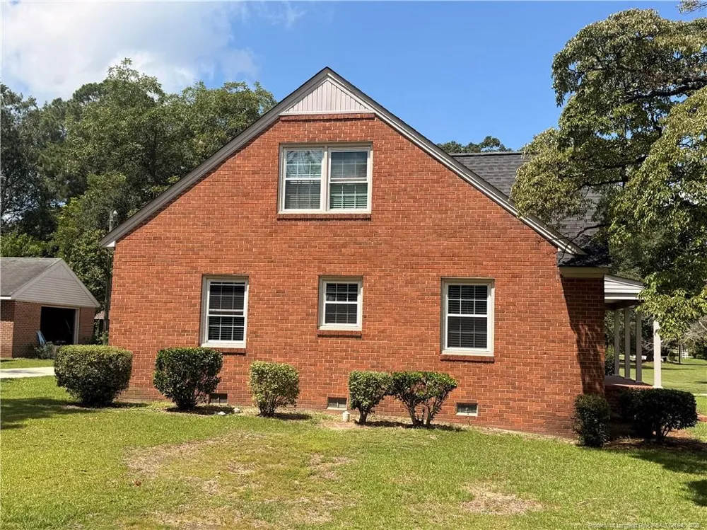 516 E 2nd Avenue Red Springs, NC 28377