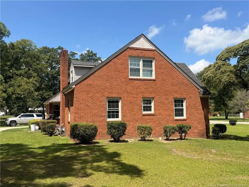 516 E 2nd Avenue Red Springs, NC 28377