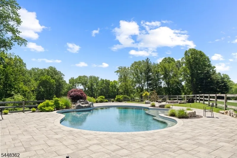 7 Homelands Dr Colts Neck, NJ 07722