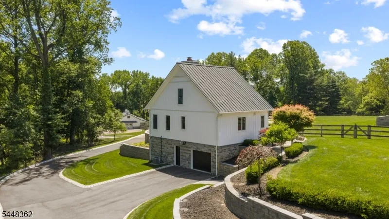 7 Homelands Dr Colts Neck, NJ 07722
