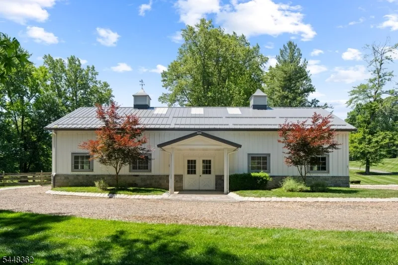 7 Homelands Dr Colts Neck, NJ 07722