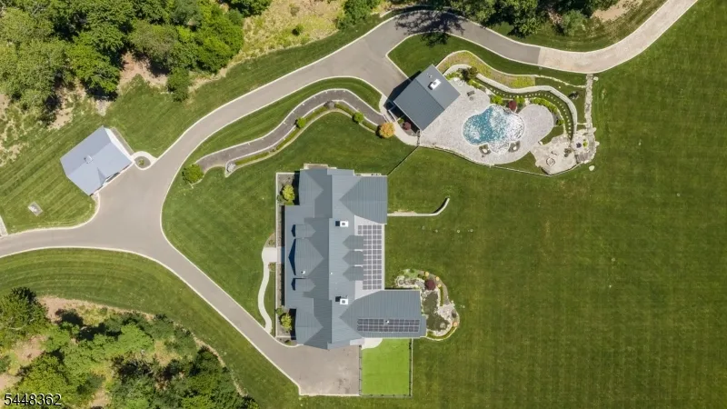 7 Homelands Dr Colts Neck, NJ 07722