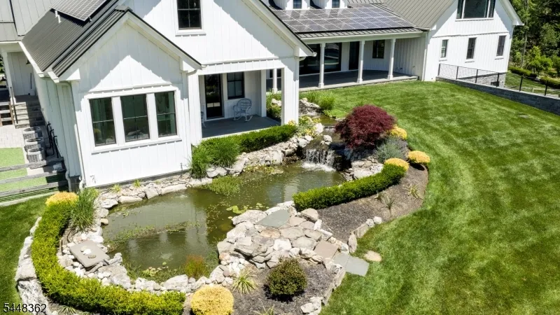 7 Homelands Dr Colts Neck, NJ 07722