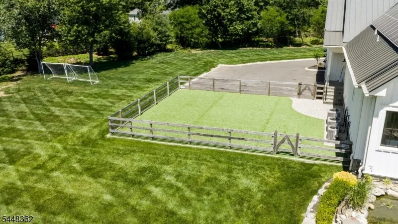 7 Homelands Dr Colts Neck, NJ 07722