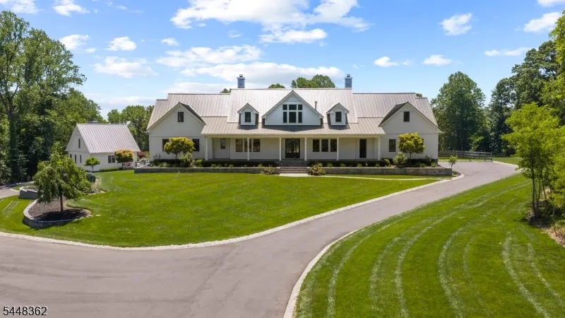 7 Homelands Dr Colts Neck, NJ 07722