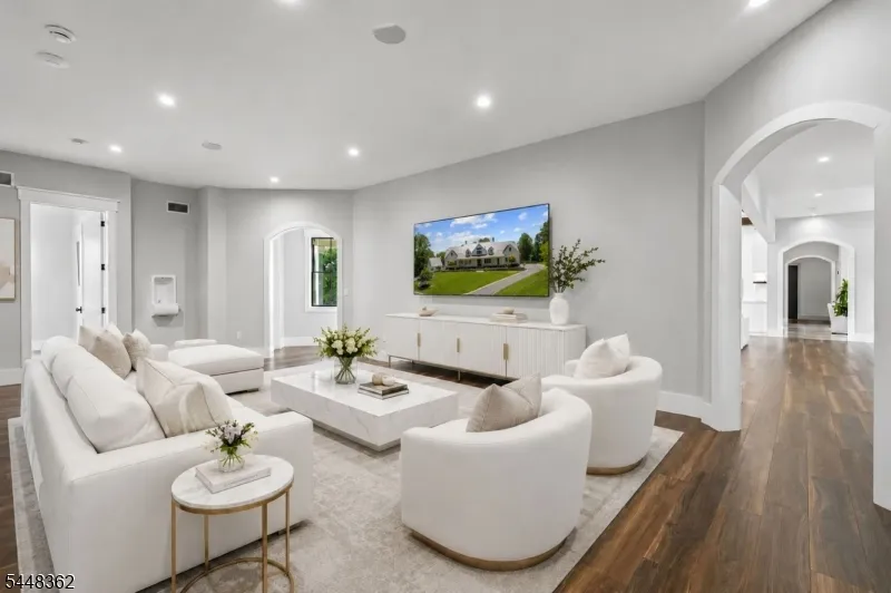 7 Homelands Dr Colts Neck, NJ 07722