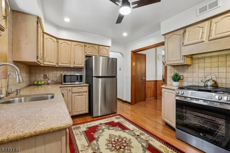 304 Green St Woodbridge, NJ 07095
