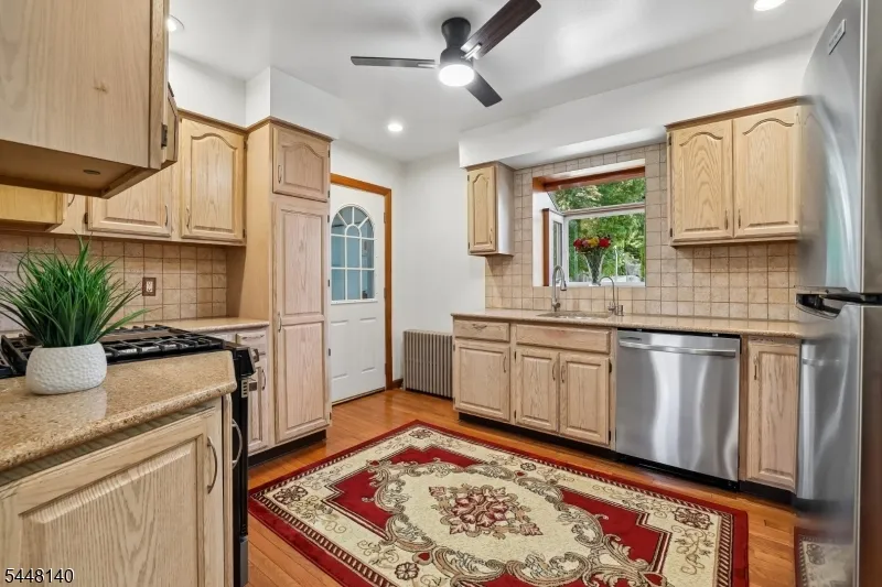 304 Green St Woodbridge, NJ 07095