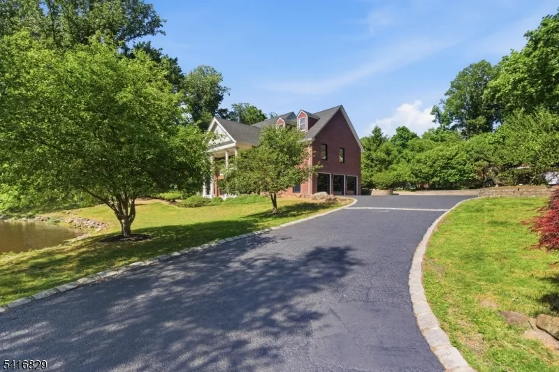 60 Brookside Dr Upper Saddle River, NJ 07458