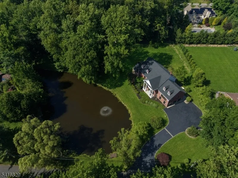 60 Brookside Dr Upper Saddle River, NJ 07458