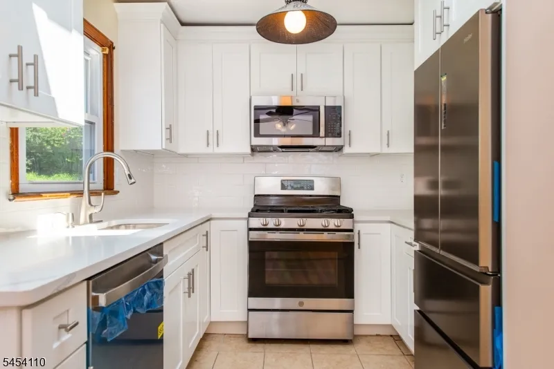 235 Skyline Lake Dr Ringwood, NJ 07456
