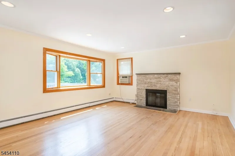 235 Skyline Lake Dr Ringwood, NJ 07456