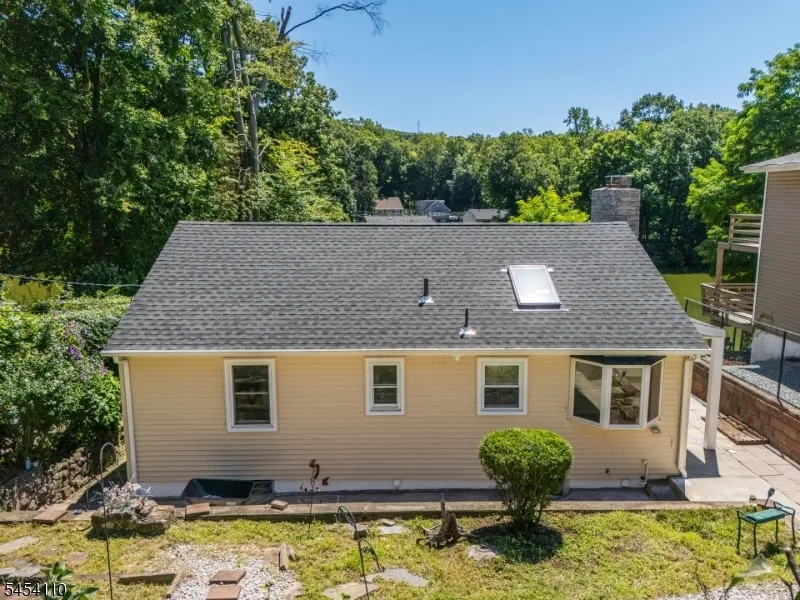 235 Skyline Lake Dr Ringwood, NJ 07456