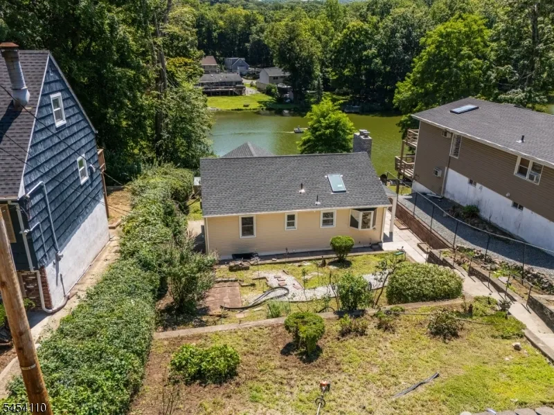 235 Skyline Lake Dr Ringwood, NJ 07456